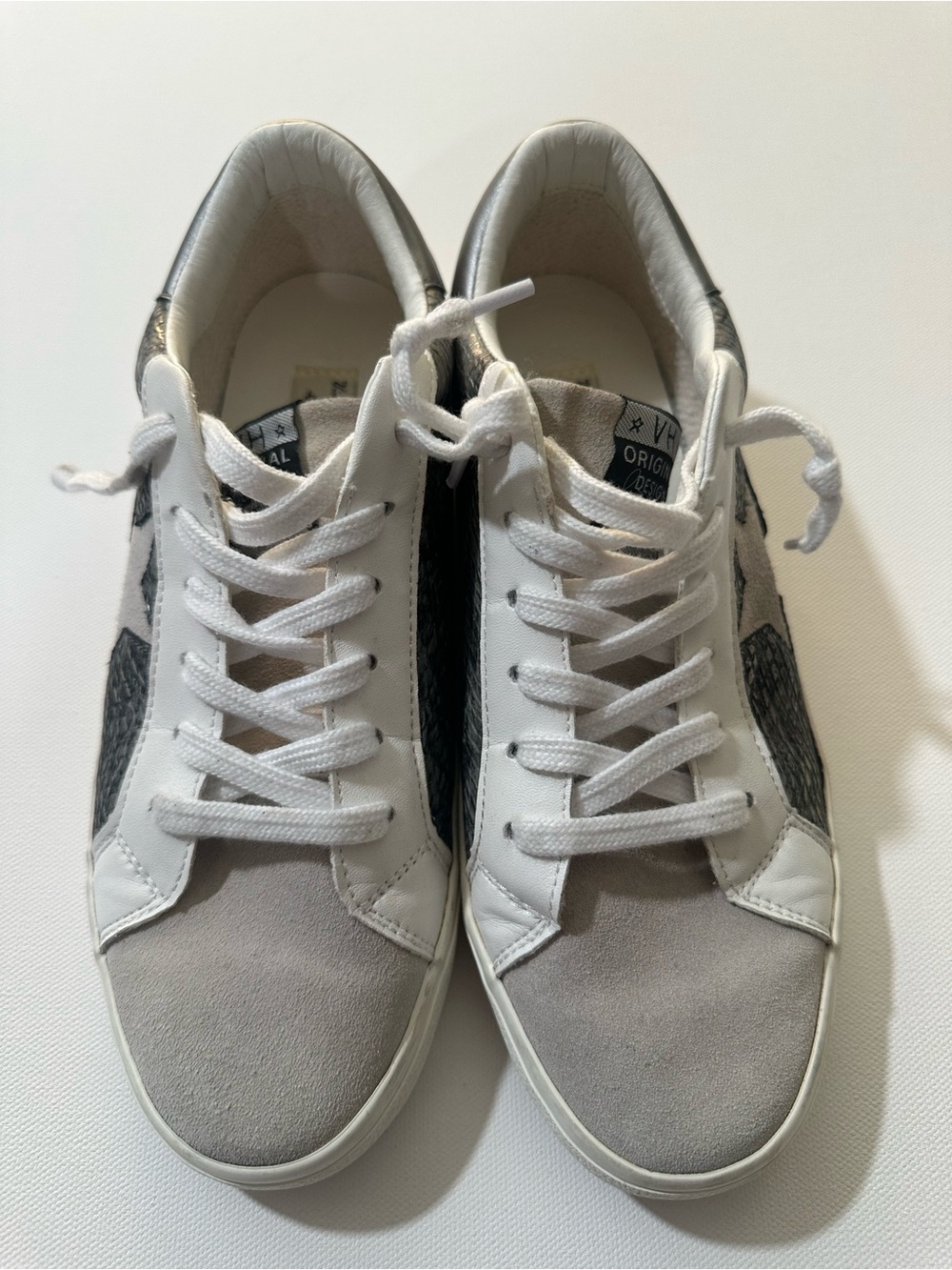 Vintage Havana Kate-8 Pewter Snake Sneakers - Women's Size 8 - Great Condition